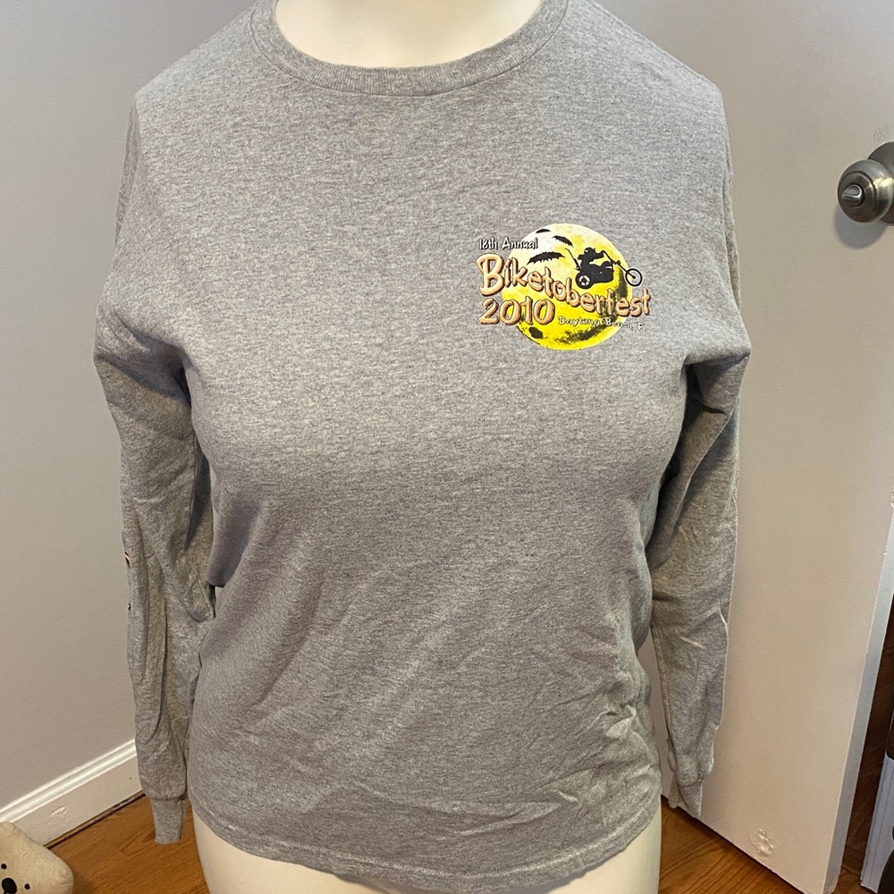 Gray Long Sleeve Graphic Tee